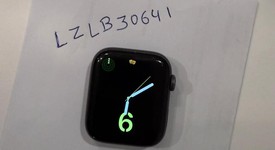 Fair
													Apple Watch SE 1st Gen 44mm - Gray, A2352 - GPS, Aluminum, photo 4 of 5