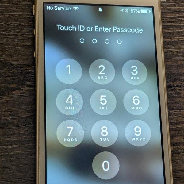 Apple iPhone SE 1st Gen 2016 - Xfinity, 64 GB, Rose Gold, A1662