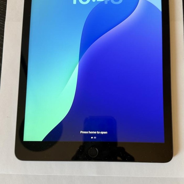 Apple iPad 9th Gen - Unlocked, 64 GB, Gray, A2603
