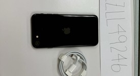 Mint
													Apple iPhone SE 3rd Gen 2022 - Unlocked, Midnight, 64 GB, A2595, photo 3 of 9