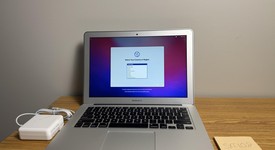 Fair
													MacBook Air 2017 - 13" - I5, Silver, 128 GB, 8 GB, photo 1 of 8