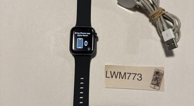 Fair
													Apple Watch Series 5 40mm - Unlocked, Gray, A2094 Cellular, Aluminum, photo 1 of 7