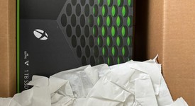 New
													Xbox Series X (2020) - Black, 1 TB, standard, photo 4 of 5