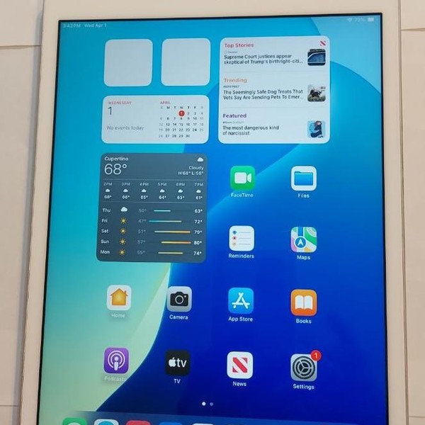 Apple iPad 8th Gen - Unlocked, 32 GB, Silver, A2428