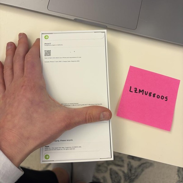 Apple iPhone 17 - T-Mobile, 256 GB, Black, A3258