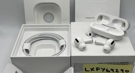 Used
													Apple AirPods Pro - MagSafe Case, photo 1 of 4