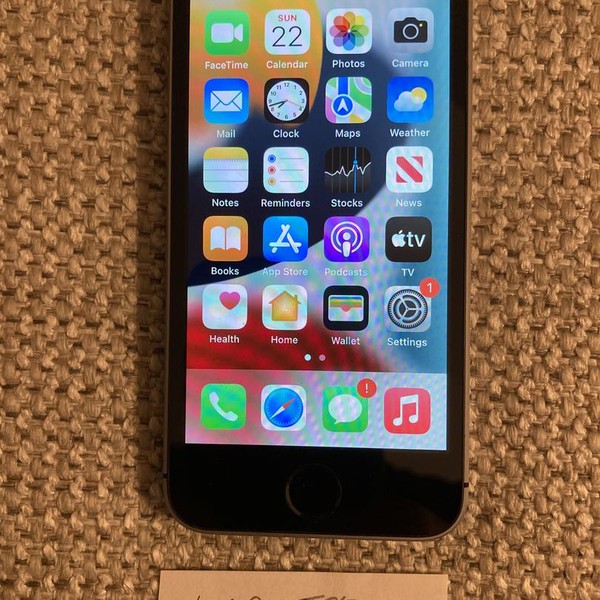 Apple iPhone SE 1st Gen 2016 - Unlocked, 16 GB, Grey, A1662