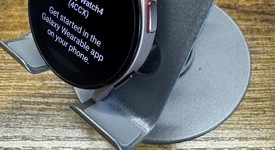 Mint
													Samsung Galaxy Watch4 - Unlocked, Gold, 40mm, photo 4 of 5