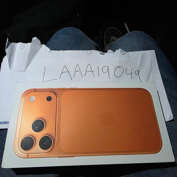 Apple iPhone 17 Pro Max - Verizon, 256 GB, Cosmic Orange, A3257