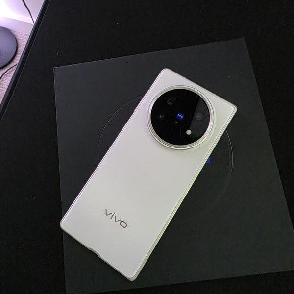 Vivo X Fold5 - Unlocked Non-US, 512 GB, White, 16 GB