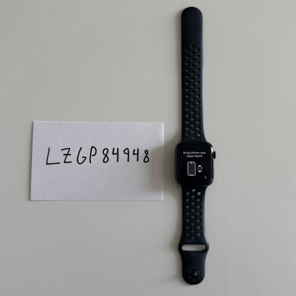 Apple Watch Series 5 44mm - Gray, A2093 - GPS, Nike