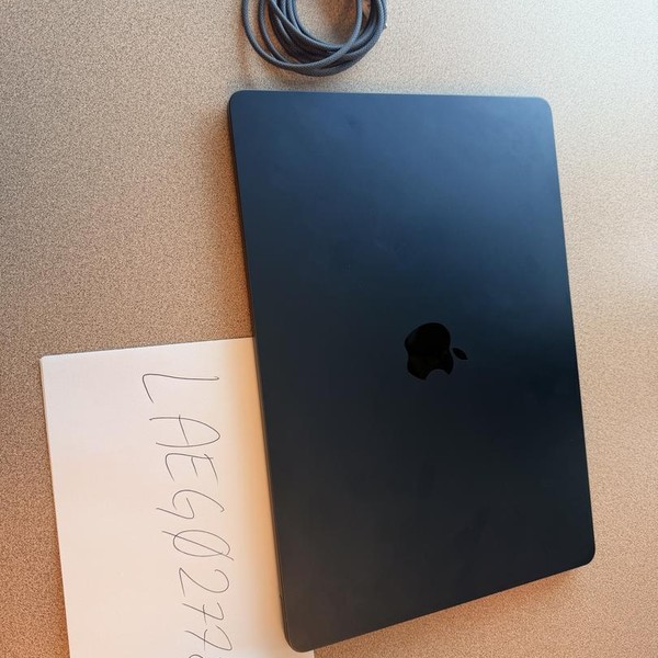 MacBook Air 2023 (M2) - 15 inch - 512 GB, Midnight, 8 GB, Apple M2