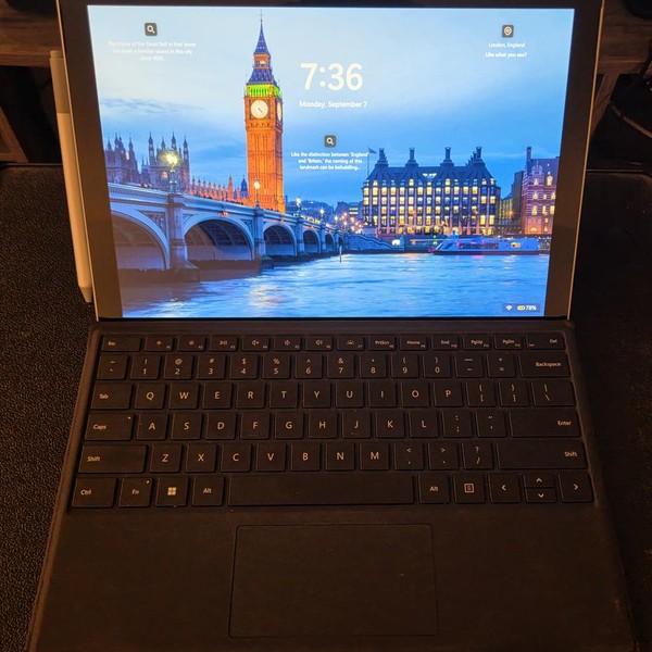 Microsoft Surface Pro 7 Plus - 128 GB, Platinum, 8 GB, Intel Core i5, Wi-Fi