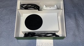 Mint
													Xbox Series S (2020) - White, 512 GB, photo 1 of 8