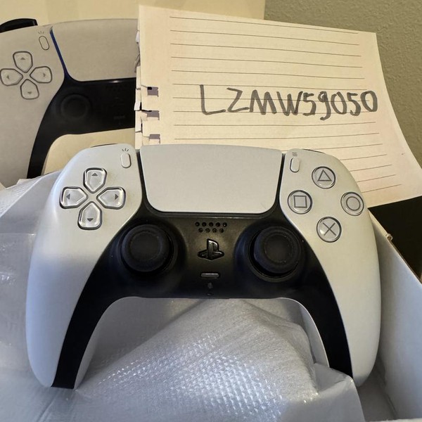 DualSense Wireless Controller - White