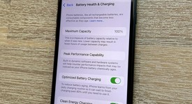 Mint
													Apple iPhone SE 3rd Gen 2022 - Unlocked, Midnight, 256 GB, A2595, photo 3 of 9