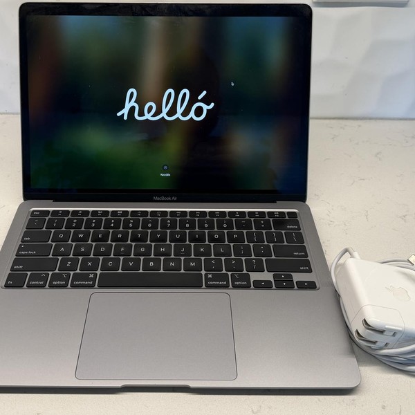 MacBook Air 2020 - 13 inch - 128 GB, Silver, 8 GB, Intel Core i3
