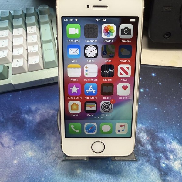 Apple iPhone 5S - Unlocked, 16 GB, Gold, A1533, GSM