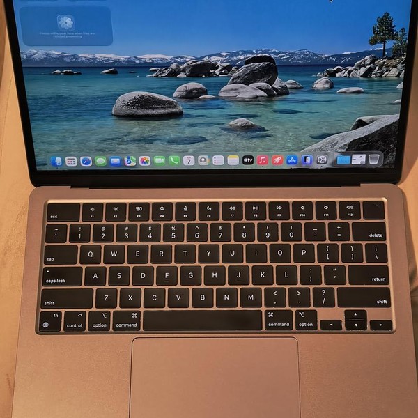 MacBook Air 2022 (M2) - 13 inch - 256 GB, Gray, 8 GB, Apple M2