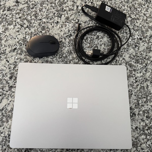 Microsoft Surface Laptop 3 - 128 GB, Platinum, 8 GB, Intel Core i5, 13.5 inch