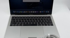 Good
													MacBook Pro 2017 (No Touch Bar) - 13" - I5, Silver, 256 GB, 8 GB, photo 1 of 8