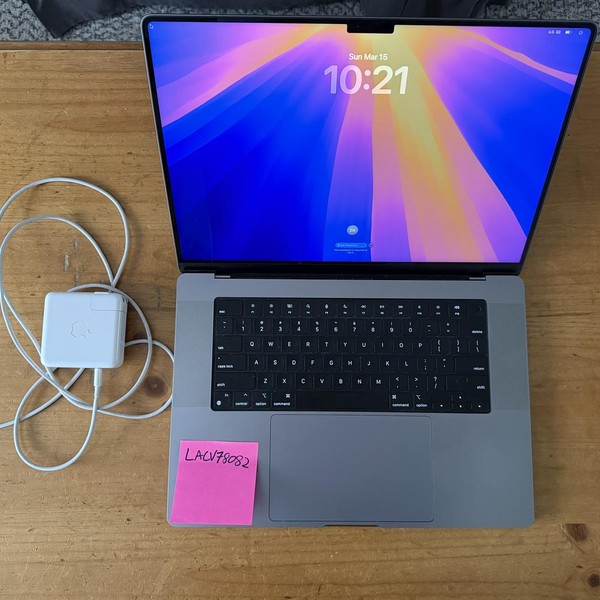MacBook Pro 2021 - 16 inch - 512 GB, Silver, 16 GB, Apple M1 Pro 10-core