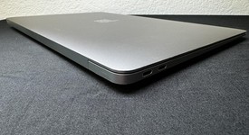Good
													MacBook Air 2020 - 13" - I3, Gray, 256 GB, 16 GB, photo 5 of 7