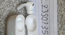 Used
													Apple AirPods Pro 2nd Gen - Lightning, photo 2 of 4