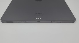 Good
													Apple iPad Pro 12.9" 6th Gen 2022 - Unlocked, Gray, 256 GB, photo 5 of 8