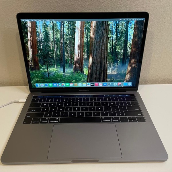 MacBook Pro 2020 - 13 inch - 512 GB, Gray, 16 GB, Apple M1