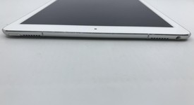 Good
													Apple iPad Pro 9.7" - Unlocked, Silver, 128 GB, A1674, photo 6 of 6