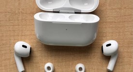 Used
													Apple AirPods Pro 2nd Gen - Lightning, photo 3 of 8