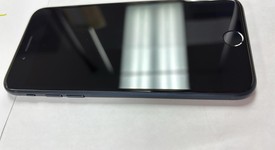 Mint
													Apple iPhone SE 3rd Gen 2022 - Unlocked, Midnight, 64 GB, A2595, photo 3 of 7