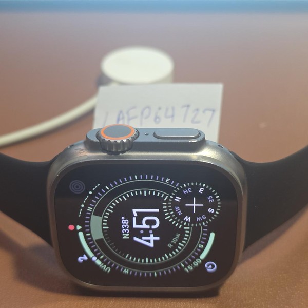 Apple Watch Ultra 49mm - Unlocked, Titanium, A2622