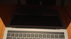 Good
													MacBook Pro 2017 (With Touch Bar) - 13" - I5, Silver, 256 GB, 16 GB, photo 1 of 8