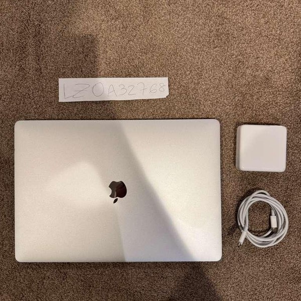 MacBook Pro 2019 - 16 inch - 512 GB, Silver, 32 GB, Intel Core i9