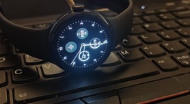 Mint
													Google Pixel Watch 2 - Unlocked, Black, LTE, photo 4 of 10