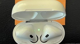 Used
													Apple AirPods 1st Gen - Lightning Case, photo 1 of 7