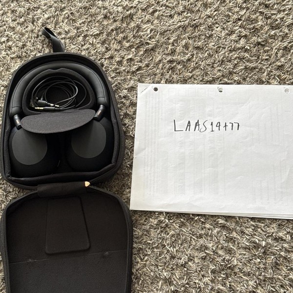 Sony WH-1000XM5 - Black