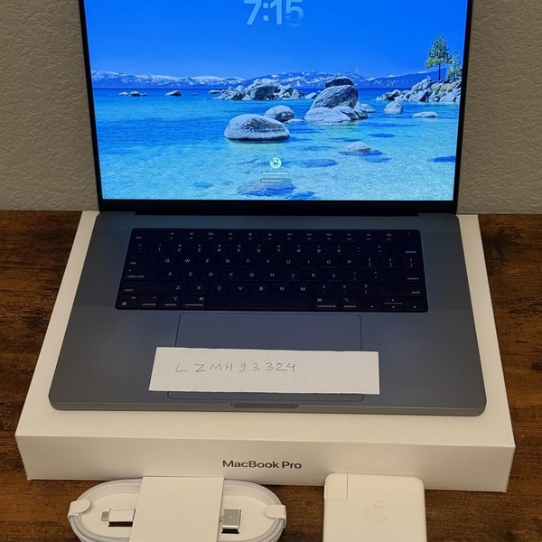 MacBook Pro 2021 - 16 inch - 512 GB, Gray, 16 GB, Apple M1 Pro 10-core