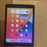 Mint Apple iPad Air 2 - Unlocked, 64 GB, Silver