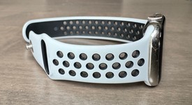 Good
													Apple Watch Series 7 45mm - Unlocked, Silver, A2477 - Cellular, Stainless, photo 5 of 10