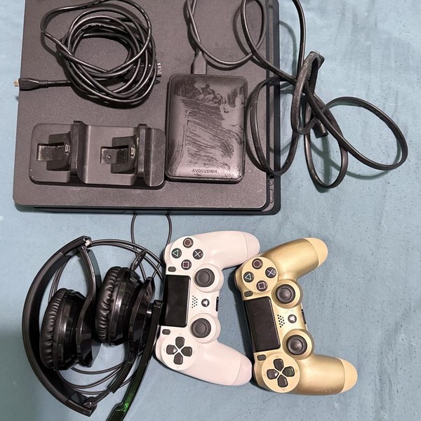 PlayStation 4 Slim - 1 TB, Black