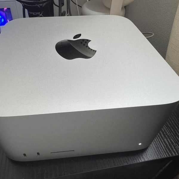 Mac Studio 2022 - 2 TB, 128 GB, Apple M1 Ultra, 64 Core GPU