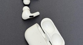 Used
													Apple AirPods Pro - Wireless Case, photo 3 of 8