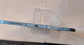 Mint
													Apple iPad 10th Gen - Unlocked, Blue, 64 GB, A2757, photo 3 of 6