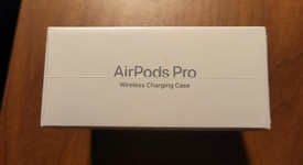 New
													Apple AirPods Pro - MagSafe Case, photo 2 of 6