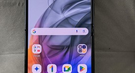 Good
													Motorola Razr (2024) - Unlocked, Gray, 256 GB, 8 GB, photo 2 of 10