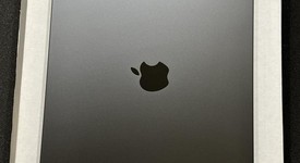 Good
													MacBook Pro Late 2023 (M3) - 16" - Apple M3 Pro 12-core, Black, 512 GB, 18 GB, 18-core GPU, photo 3 of 12