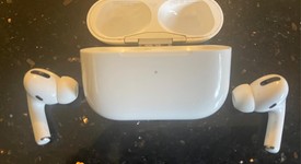 Used
													Apple AirPods Pro 1st Gen - Wireless Case, photo 3 of 12